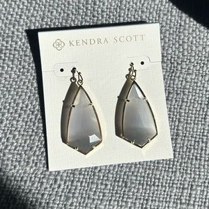 Kendra Scott Carla dangle earrings